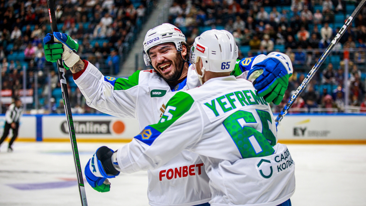 «Салават Юлаев» в матче с «Барысом»
