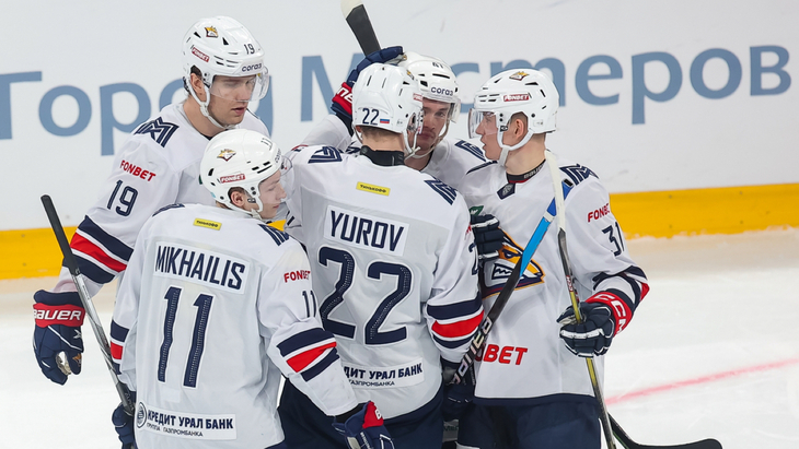«Металлург» Мг в матче с «Сибирью»