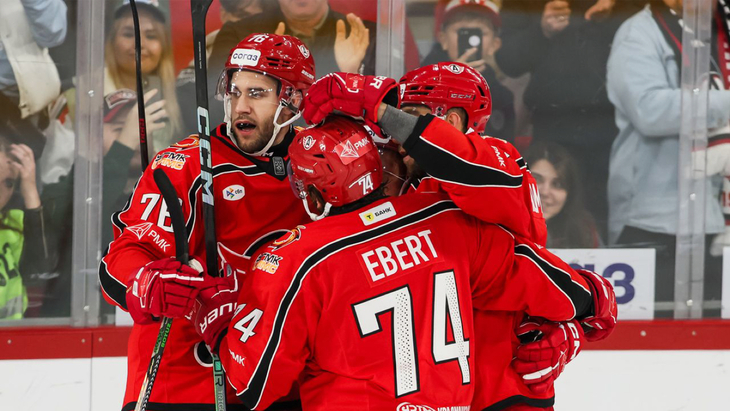 «Автомобилист» в матче с «Ак Барсом»