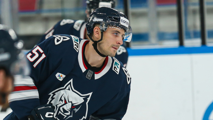 Вячеслав Лещенко — нападающий «Нефтехимика»