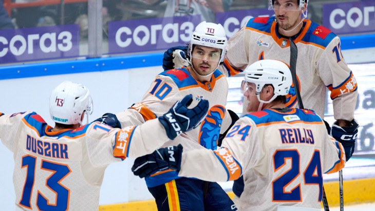 «Шанхай Дрэгонс» в игре с «Амуром»