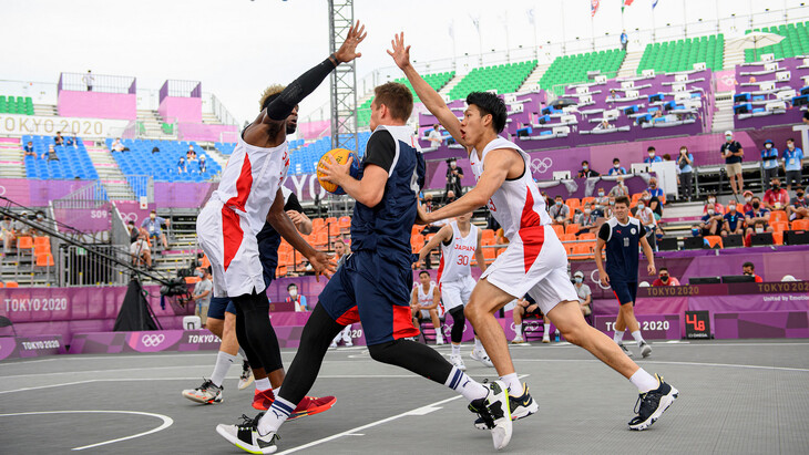 Несмотря на поражение, сборная России вышла в четвертьфинал турнира